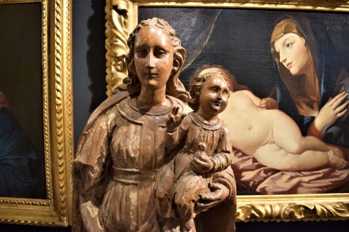 XVIe siècle et avant - Vierge à l'Enfant en noyer sculpté d'époque Renaissance